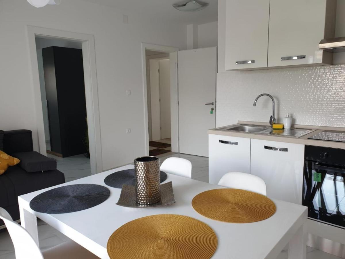 Premium Apartments Adore Novalja Eksteriør bilde