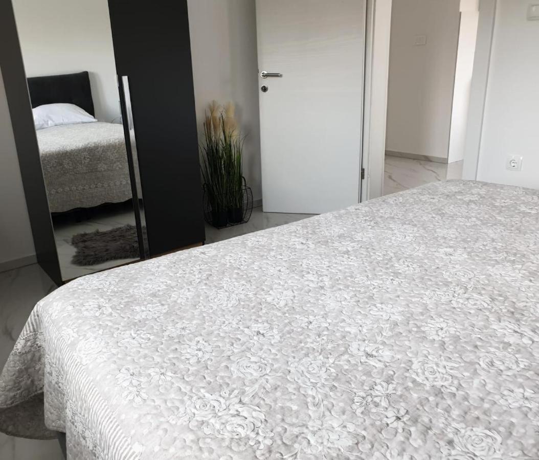Premium Apartments Adore Novalja Eksteriør bilde