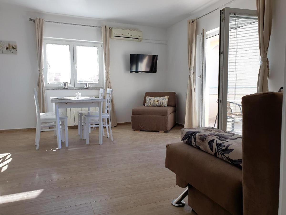 Premium Apartments Adore Novalja Eksteriør bilde