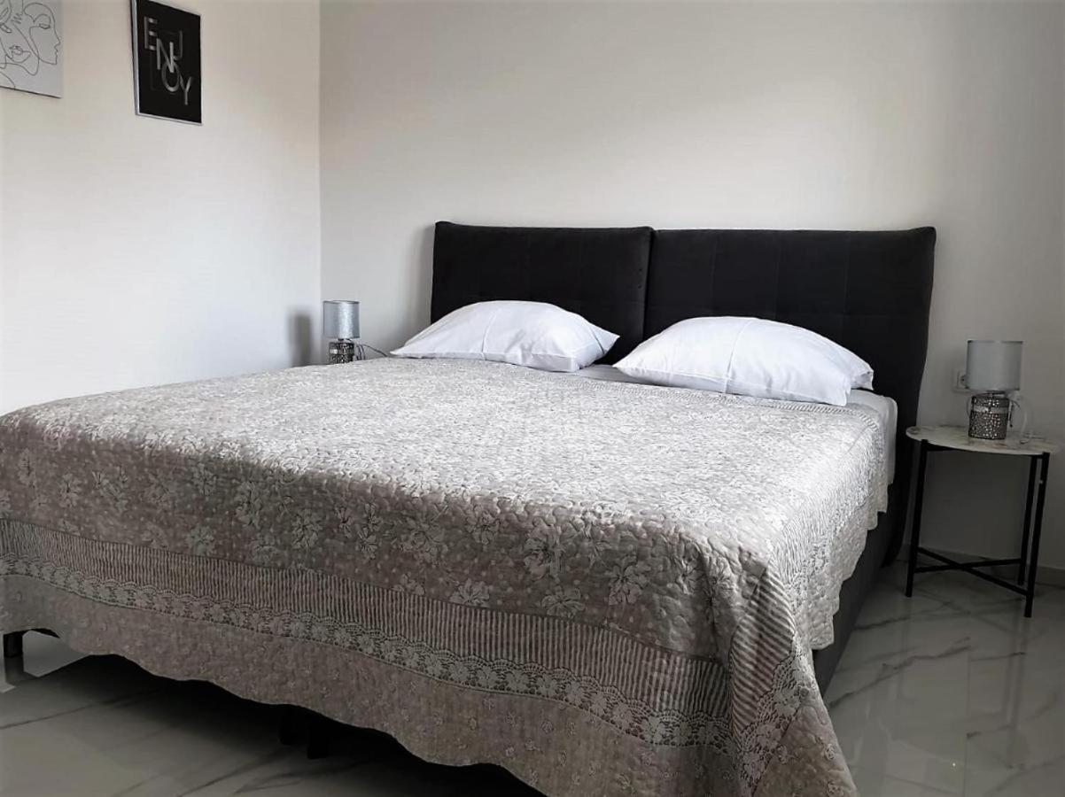 Premium Apartments Adore Novalja Eksteriør bilde